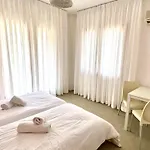 מלון דירות Katerina 3*