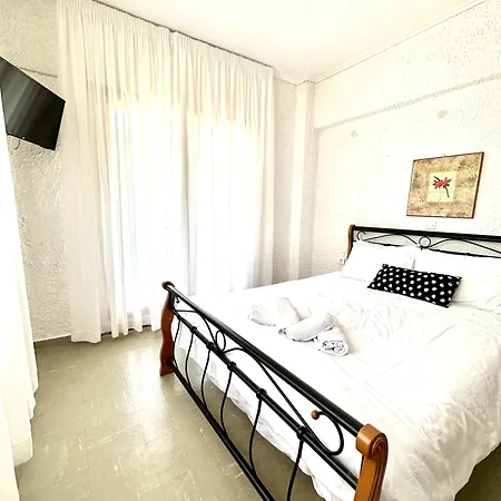 Hotel apartamentowy Katerina Néos Pírgos