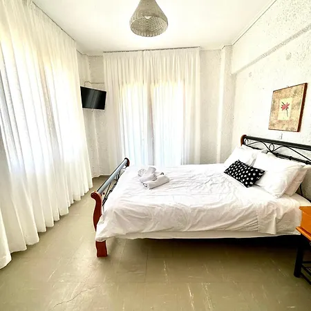 Hotel apartamentowy Katerina Néos Pírgos
