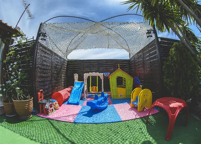 Katerina 아파트호텔 네오스 피르고스