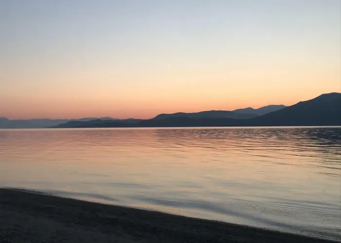 Katerina 아파트호텔 네오스 피르고스